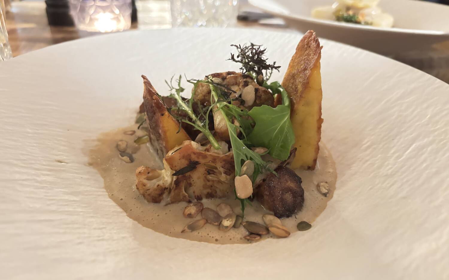 Im Restaurant von Thomas Sampl stehen frische Produkte aus ökologischem Anbau im Vordergrund / ©Genuss-Guide