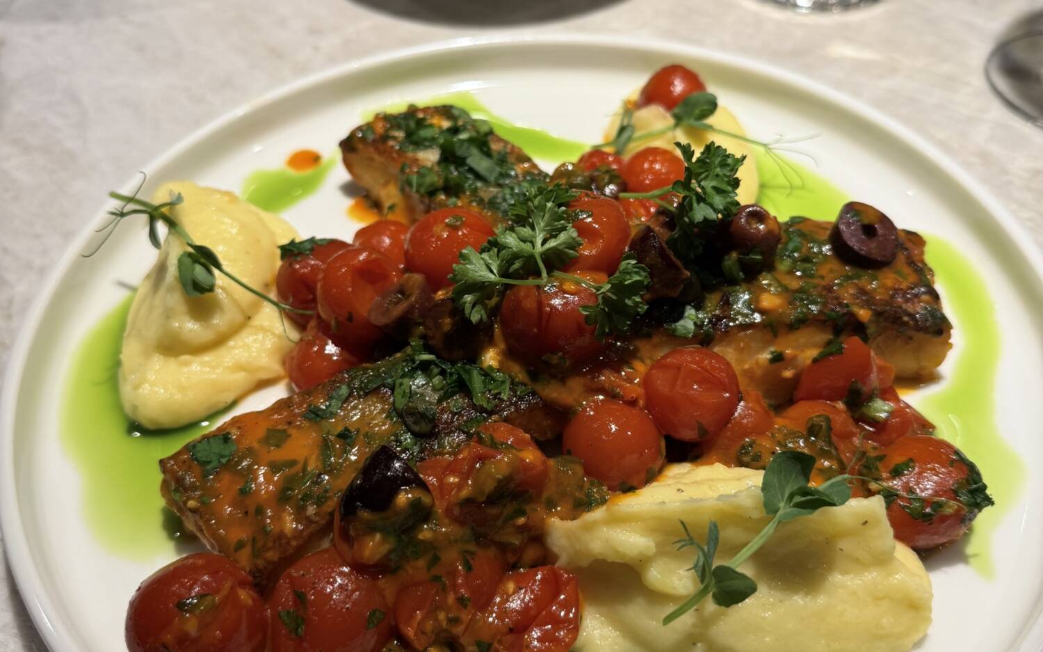 Im sizilianischen Restaurant an der Bellealliancestraße wird modern aufgetischt / ©Stevan Paul