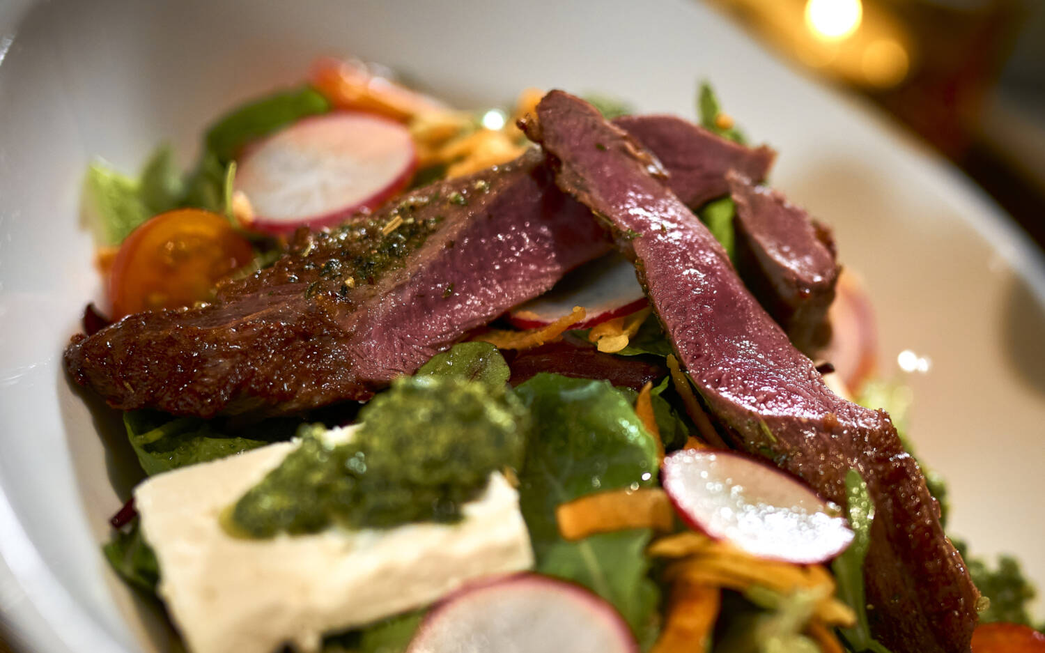 In Neumann’s Bistro & Weinbar gibt man sich international / ©Marc Sill