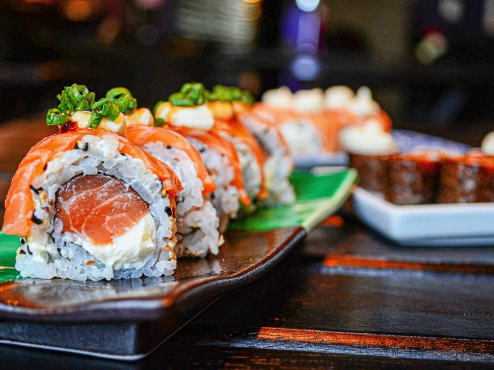 Lachs-Sushi im Sushi Lô in Rotherbaum / ©Unsplash/ Vinicius Benedit