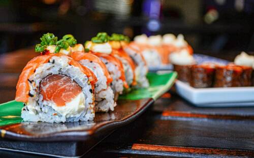 Lachs-Sushi im Sushi Lô in Rotherbaum / ©Unsplash/ Vinicius Benedit