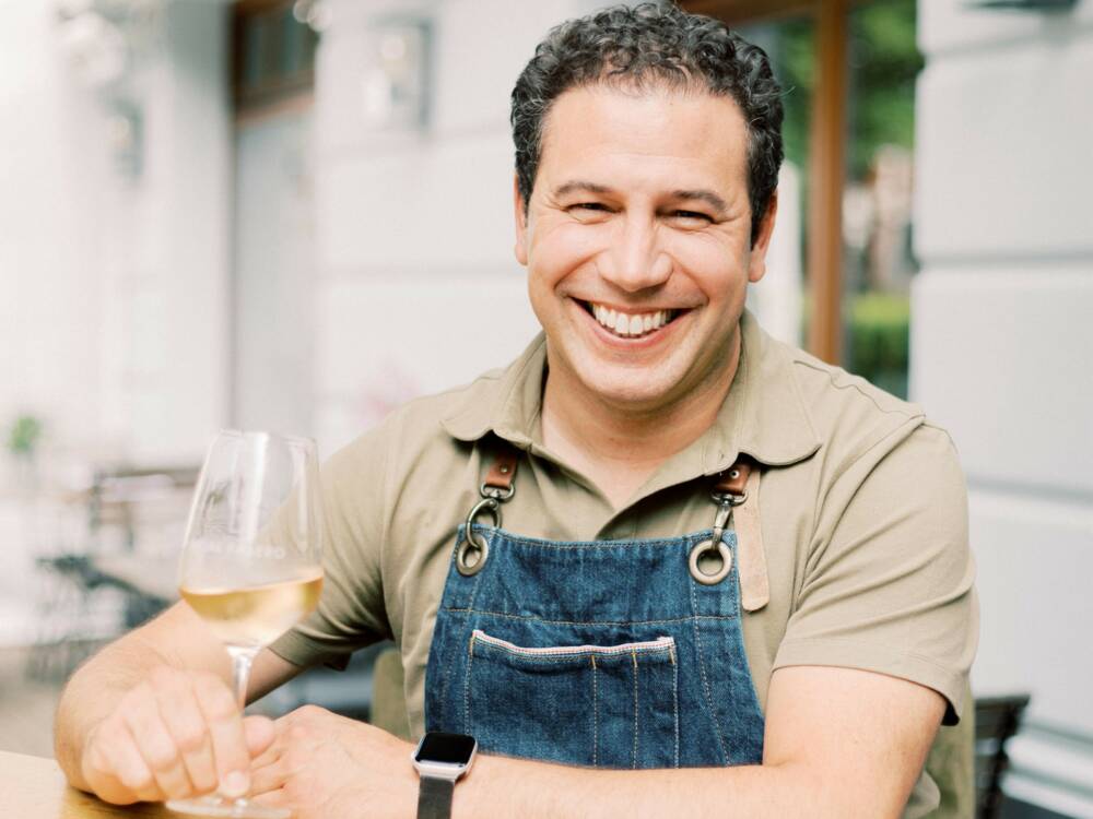 Leonardo Testa feiert das 15-jährige Jubiläum seiner italienischen Weinbar Dal Fabbro mit einer Gutscheinaktion / ©Dal Fabbro