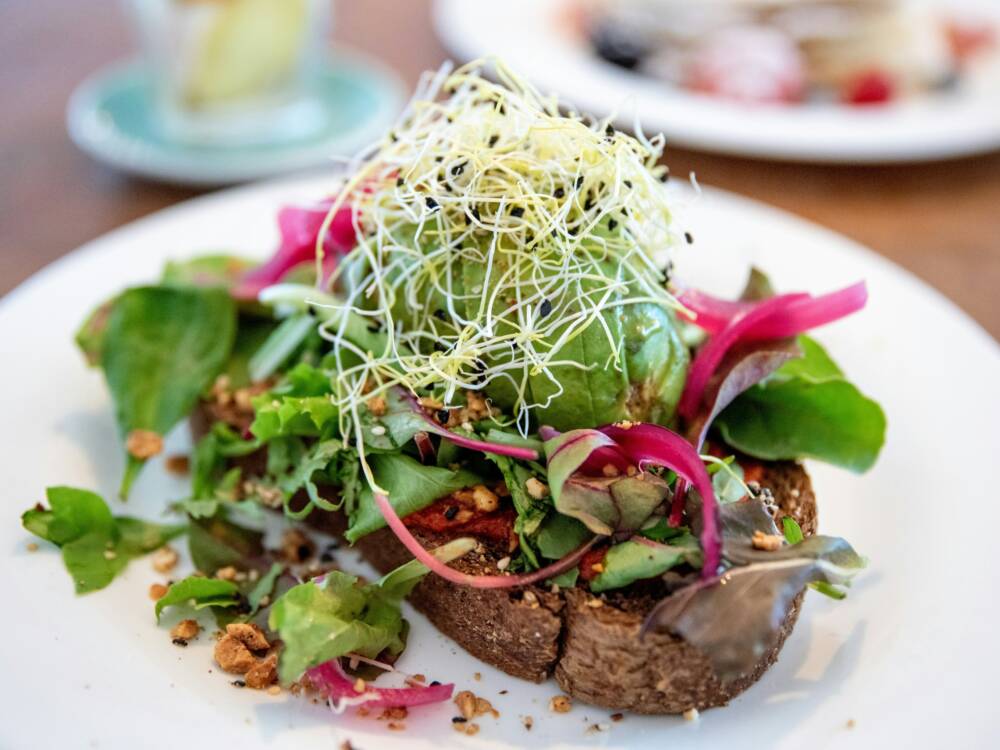 Spätes Frühstück im Paul & Matts / ©Unsplash/Moritz Mentges