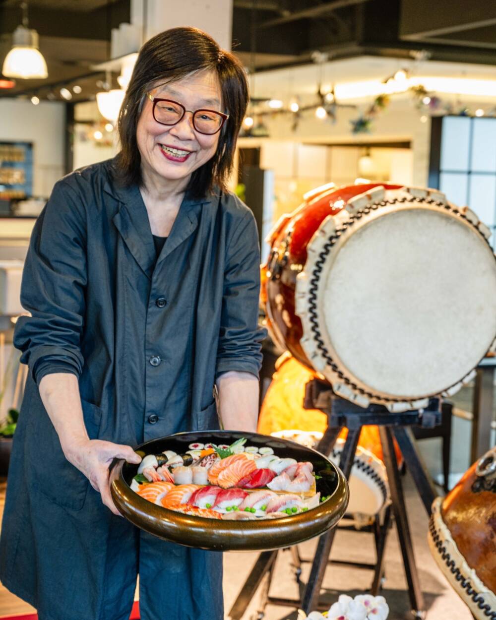 Sushi-Meisterin Yoko Higashi lebt nach der japanischen Ikebana-Philosophie, die auch in ihrem Sushi Ausdruck findet /©Yoshi