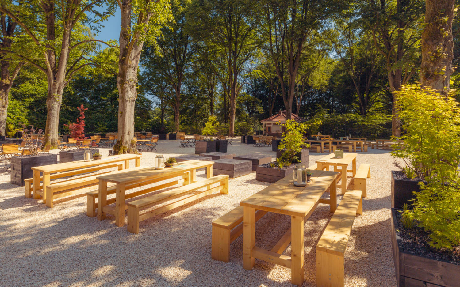 Viel Platz in der Sonne und im Schatten: Der Biergarten des Landhaus Walter zählt zu den Top-Außengastronomien in Winterhude / ©Landhaus Walter
