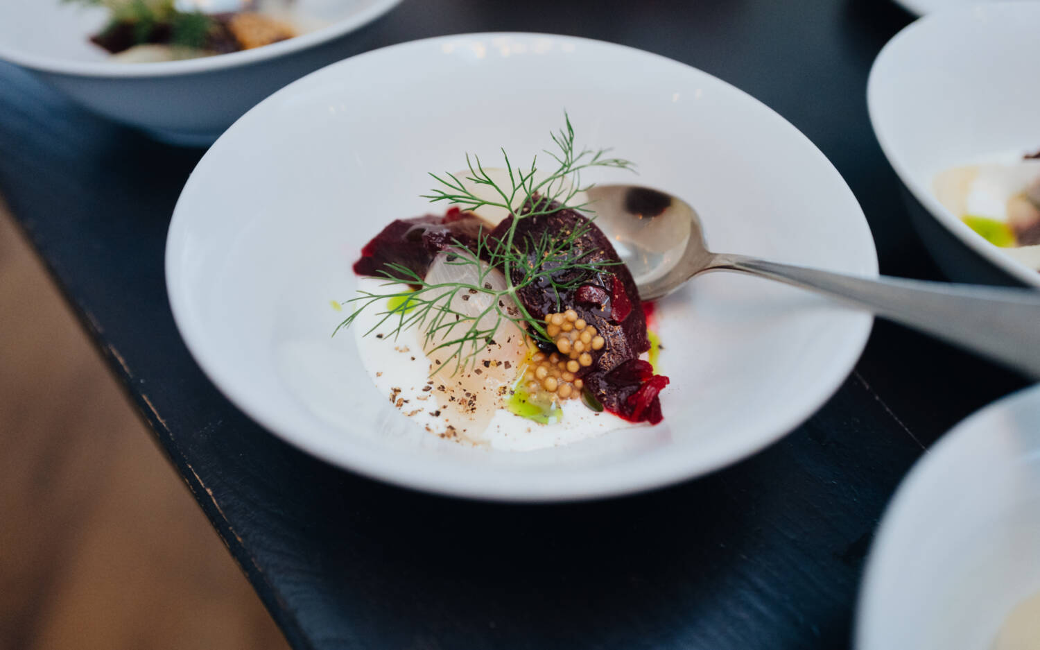 Am Abend der Kochbuchvorstellung wurden Rezepte aus dem Buch präsentiert / ©Patrick Lipke