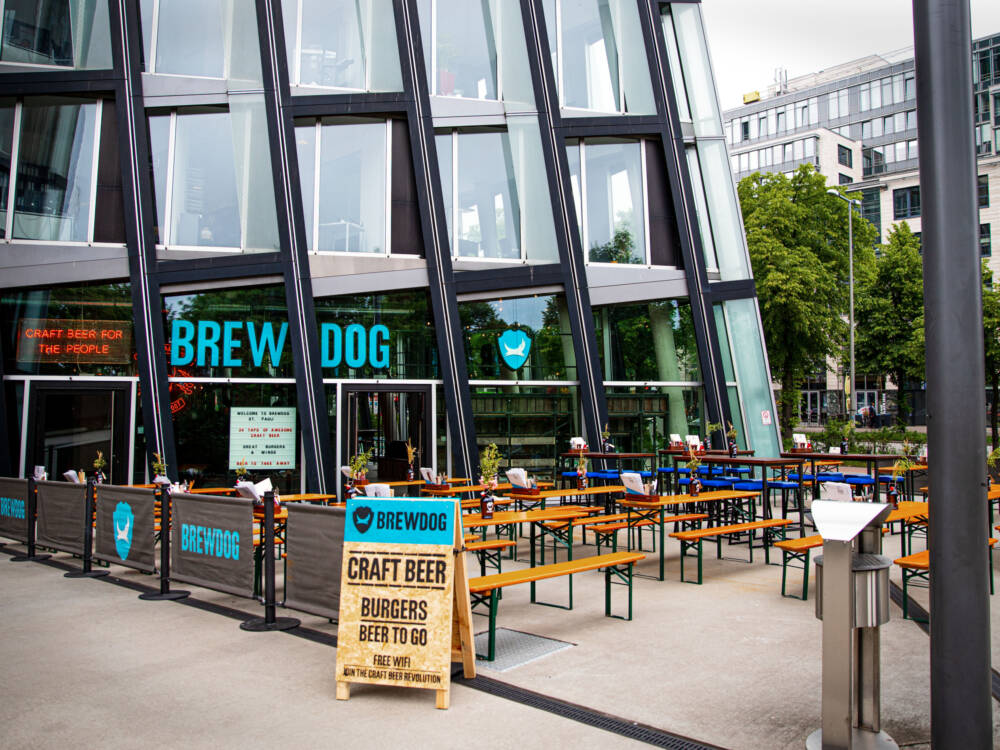 Bei Brewdog an der Reeperbahn gibt es vorerst weiterhin Craftbeer und Essen / ©BrewDog