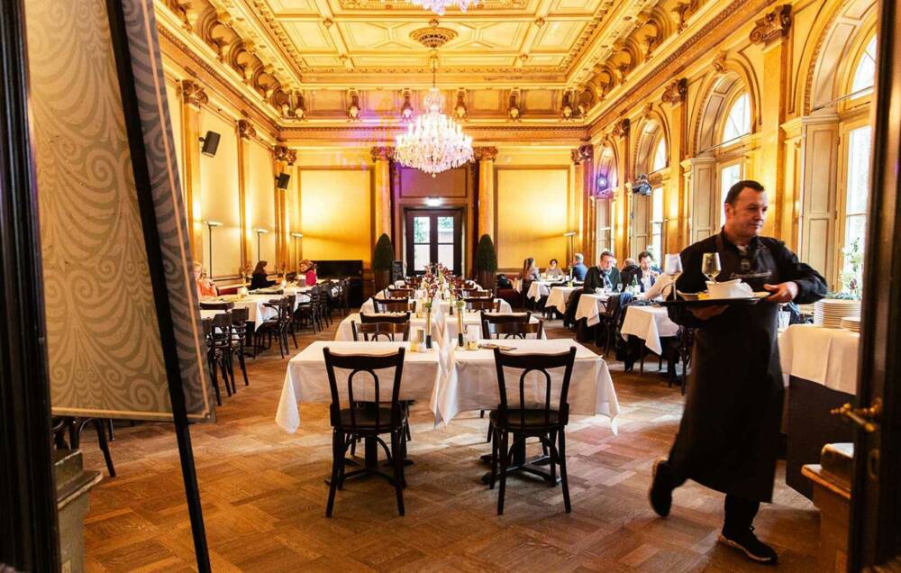 Brunchen in der prachtvollen Villa des Literaturhauscafés / ©Literaturhauscafé / Roeler