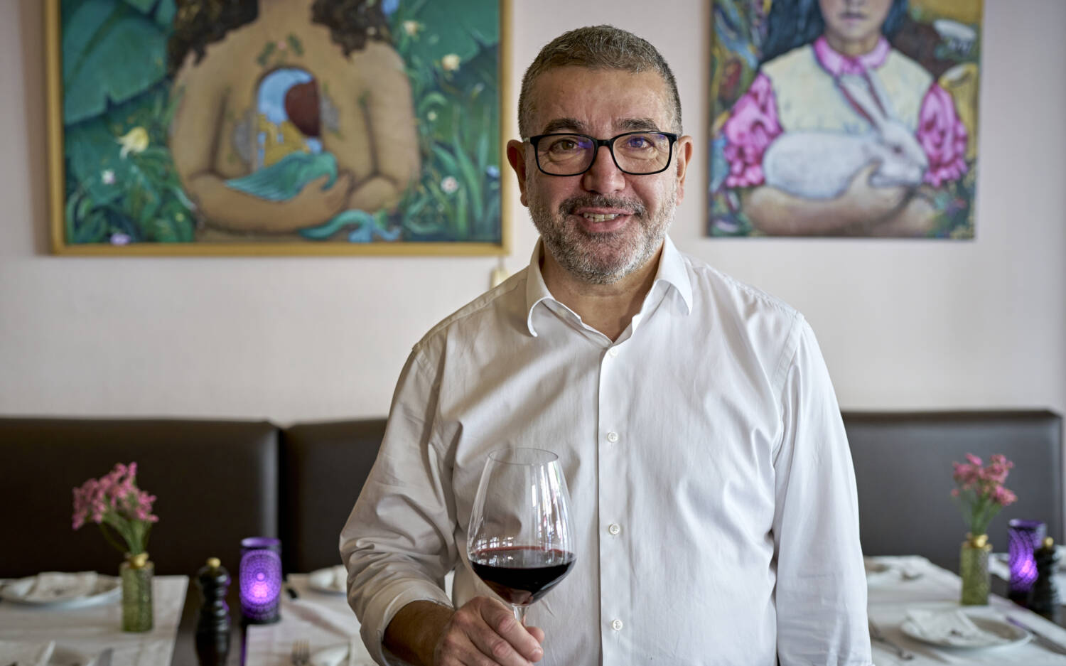 Carlos Vascanoles ist Gastgeber mit Leib und Seele / ©Marc Sill 