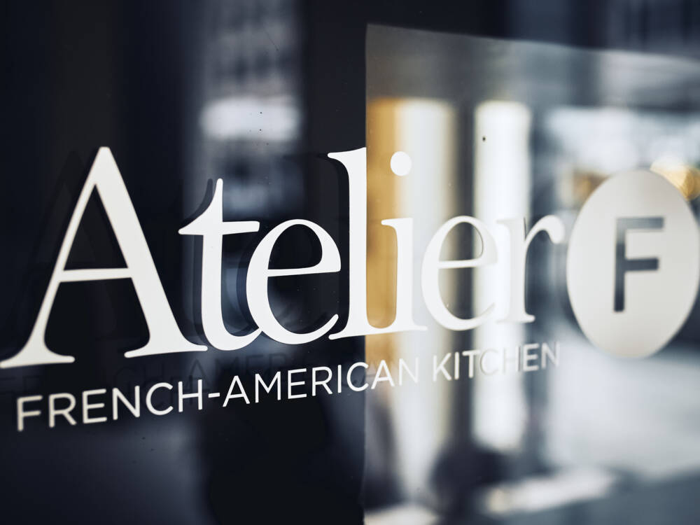 Das Atelier F in der Neustadt überzeugt zu 100 Prozent, wobei das A für amerikanisch, mundig und voll, und das F für französischen Twist und Leckereien steht / ©Marc Sill