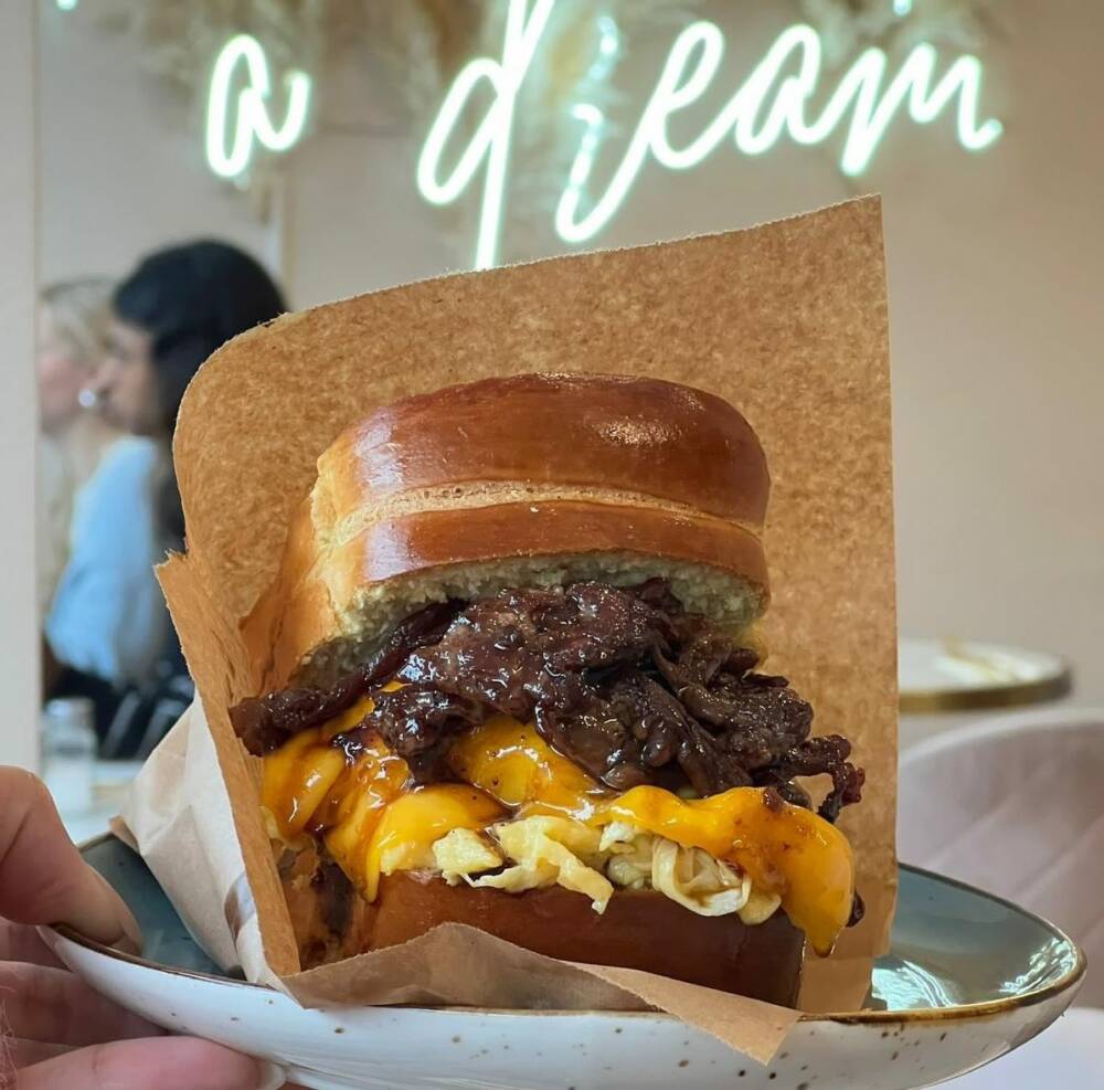 Das Eggdrop Rib Eye Bulgogi ist eines der vielen kreativen Gerichte des Breakfastdreams / ©Breakfastdream