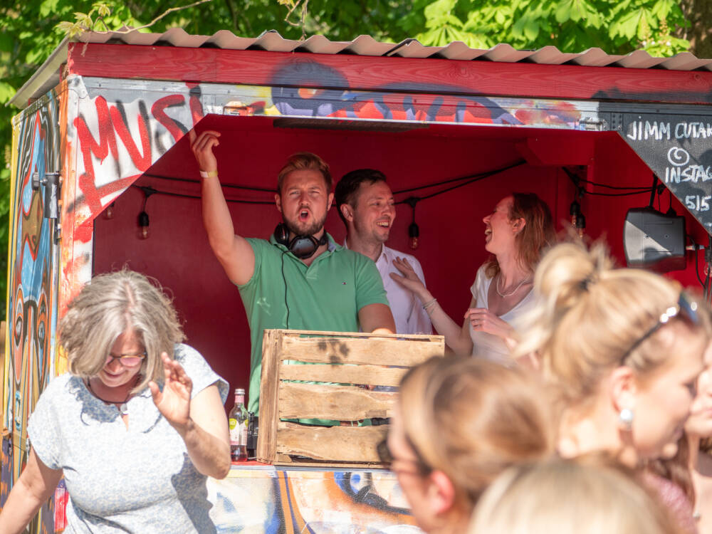 Das Goldschätzchen im Mai: Mit viel Energie und Laune in den Frühling / ©Chris Hartwich