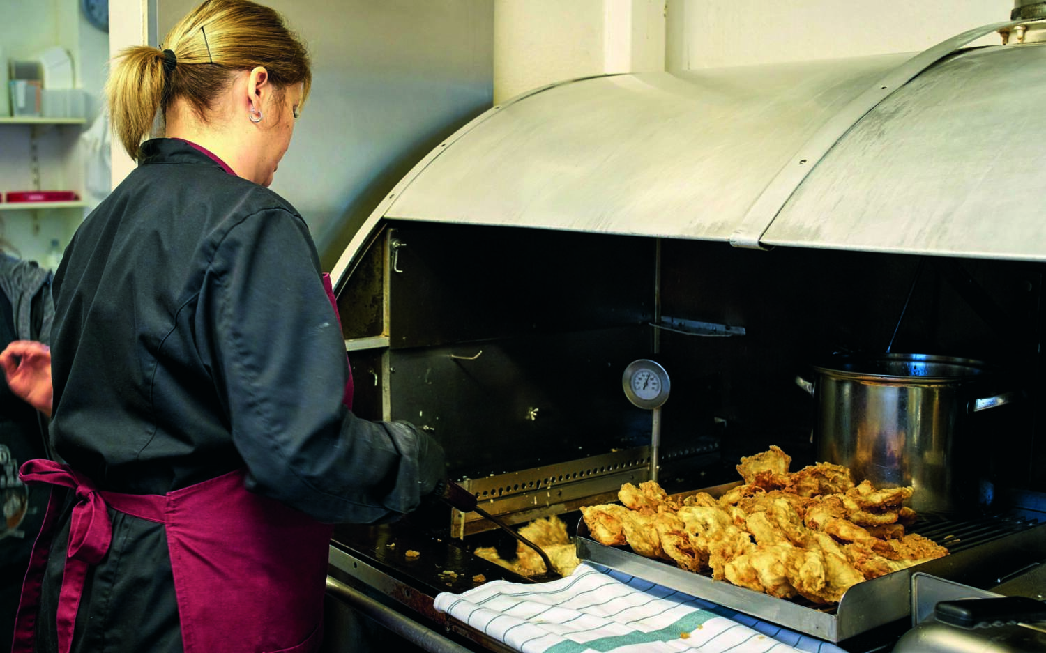 Der Backfisch von der Veddeler Fischgaststätte gilt als der beste der Stadt / ©Marc Sill 