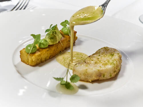 Der Stern bleibt: Nach der Verleihung im letzten Jahr verteidigt Küchenchef Fokke Mick mit seinem Team den Michelin-Stern auch 2025 mit Bravour / ©Marc Sill