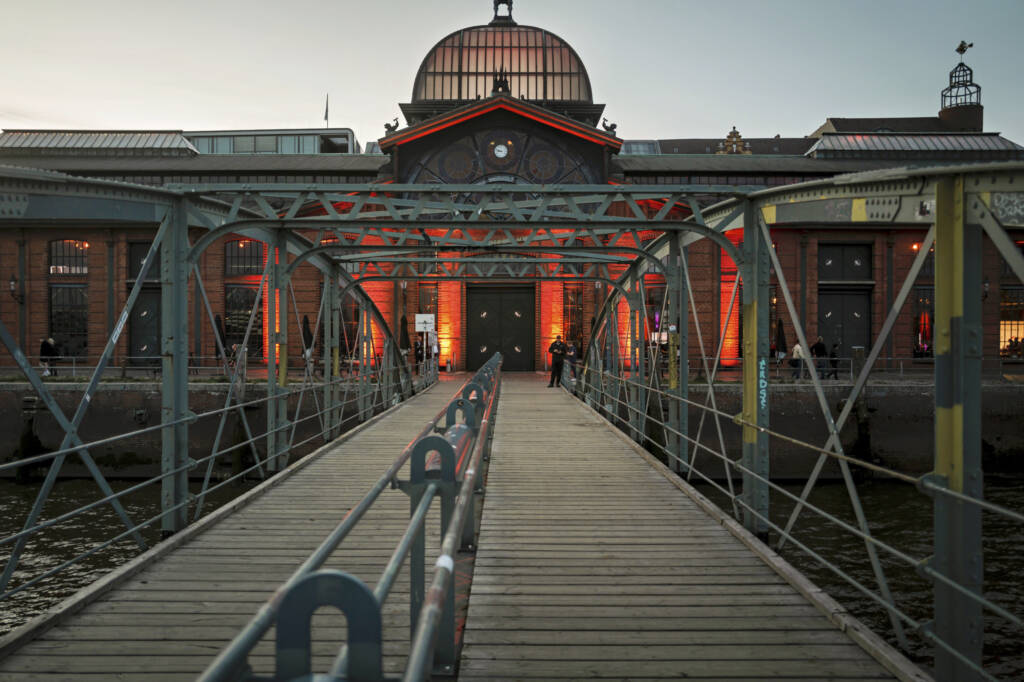 Die Fischauktionshalle ist Hamburg pur und kann für Feiern mit vielen Gästen gemietet werden / ©Sven Scho,burg