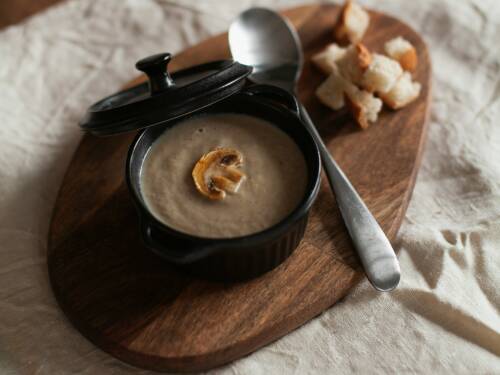 Eine sehr cremige Pilzsuppe probiert unser Tester im Fräulein Fritz / ©Unspalsh/Dmitry Kovalchuk