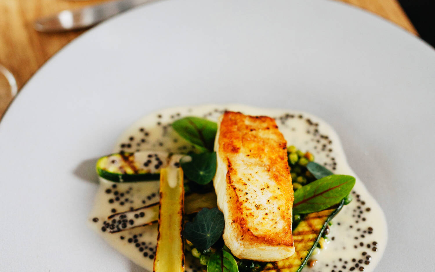 Fisch und Meeresfrüchte aus aller Welt serviert: Willkommen im Liman / ©Julia Schumacher