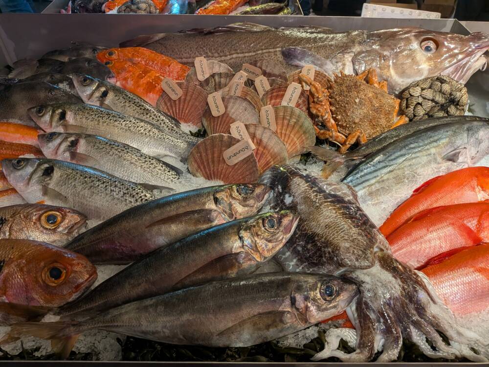 Frisch gefischt – Bei der Seafood-Show präsentiert Hummer Pedersen die eigenen Produkte / ©Fred Guiot