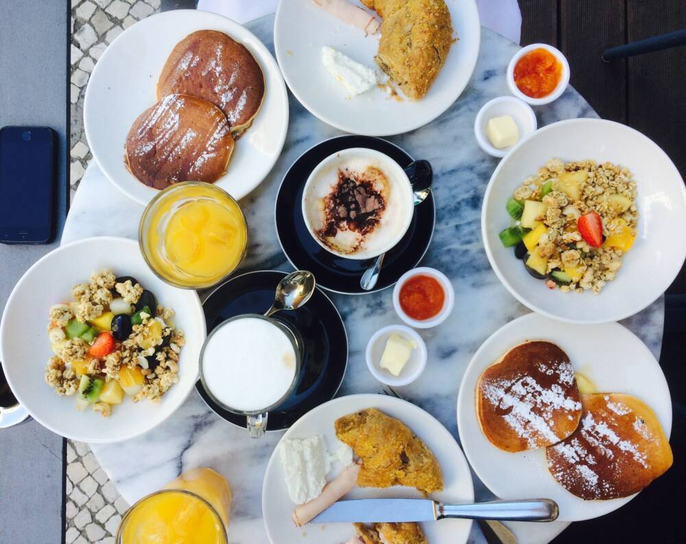 Frühstücksklassiker und warme Speisen in der Alten Liebe / ©Unsplash / Little John