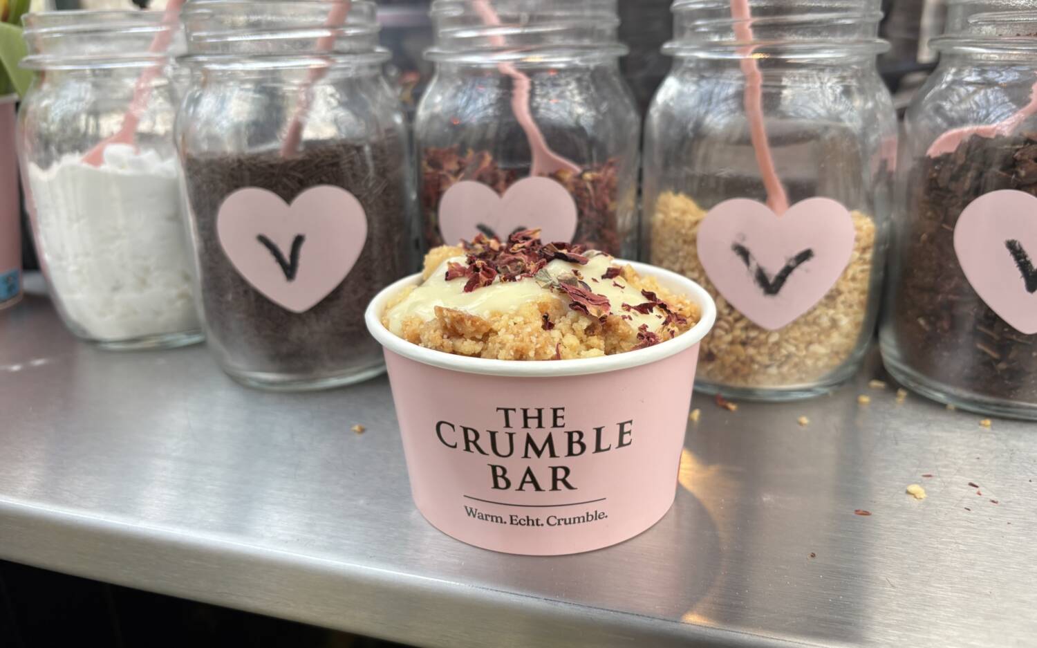 Große Auswahl an Toppings für den Crumble / ©Natalie Müller 