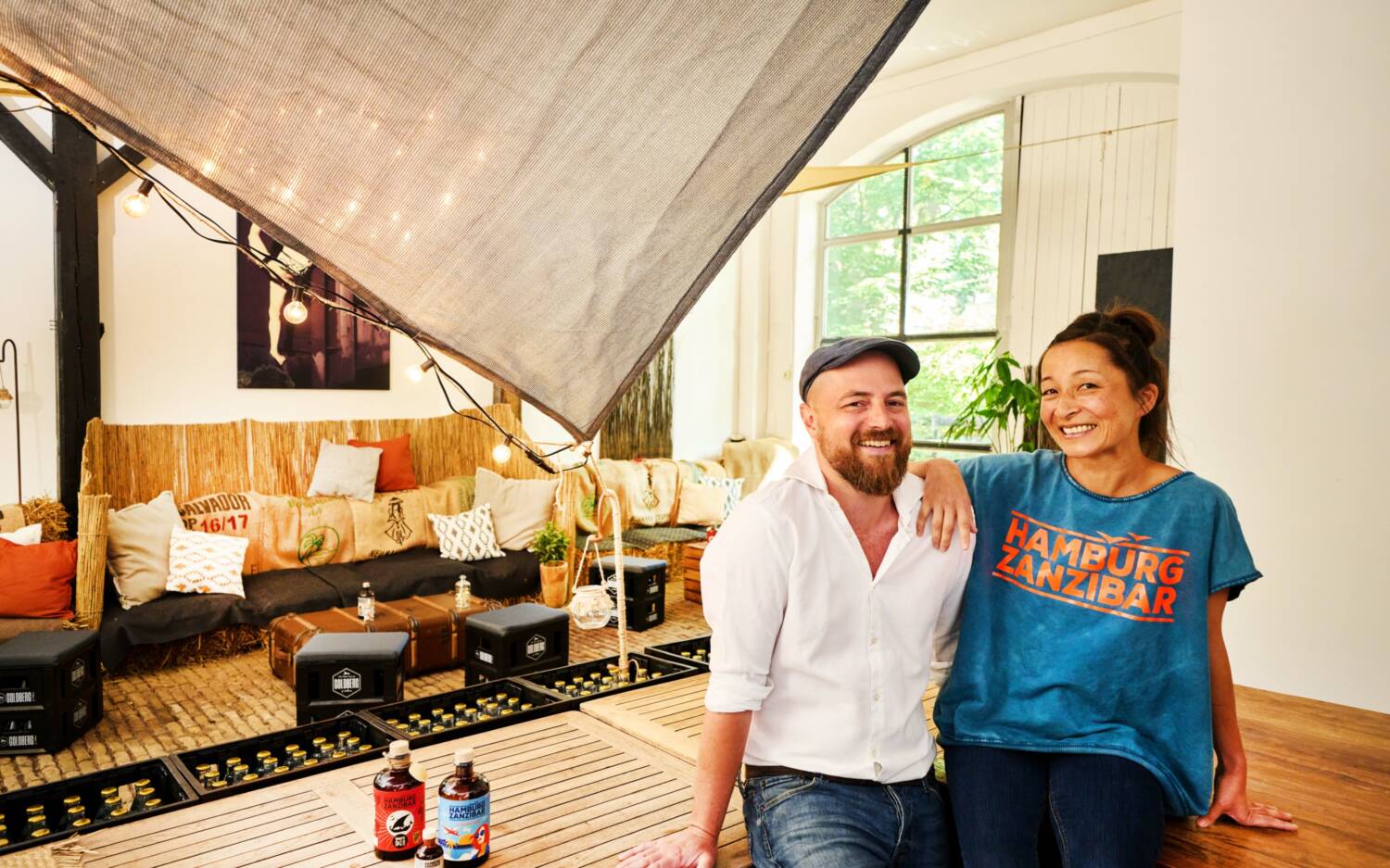 Im Alstertal produziert das Paar gemeinsam ausgezeichnete Gin-Sorten  ©Frank Löschke