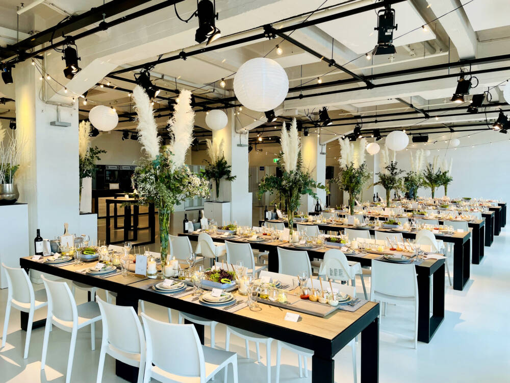 Im Altonaer Kaispeicher können große Gesellschaften in modernem Ambiente feiern / ©Brunckhorst