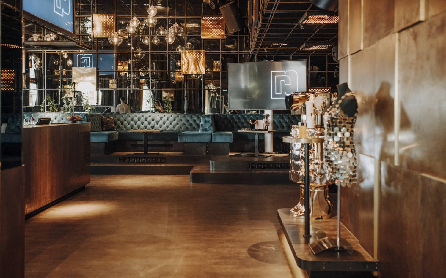 Innen: Samt, Gold, Spiegel und ganz viel Platz zum Tanzen / ©Goodlife Group