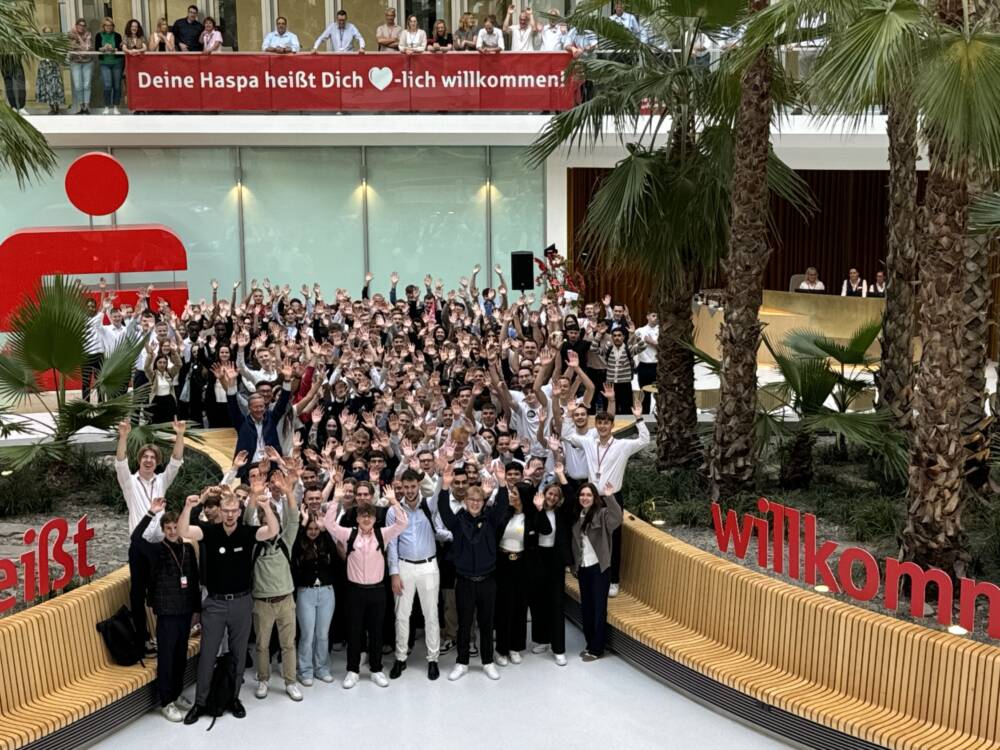 430 junge Menschen machen derzeit ihre Ausbildung bei der Haspa / ©Haspa