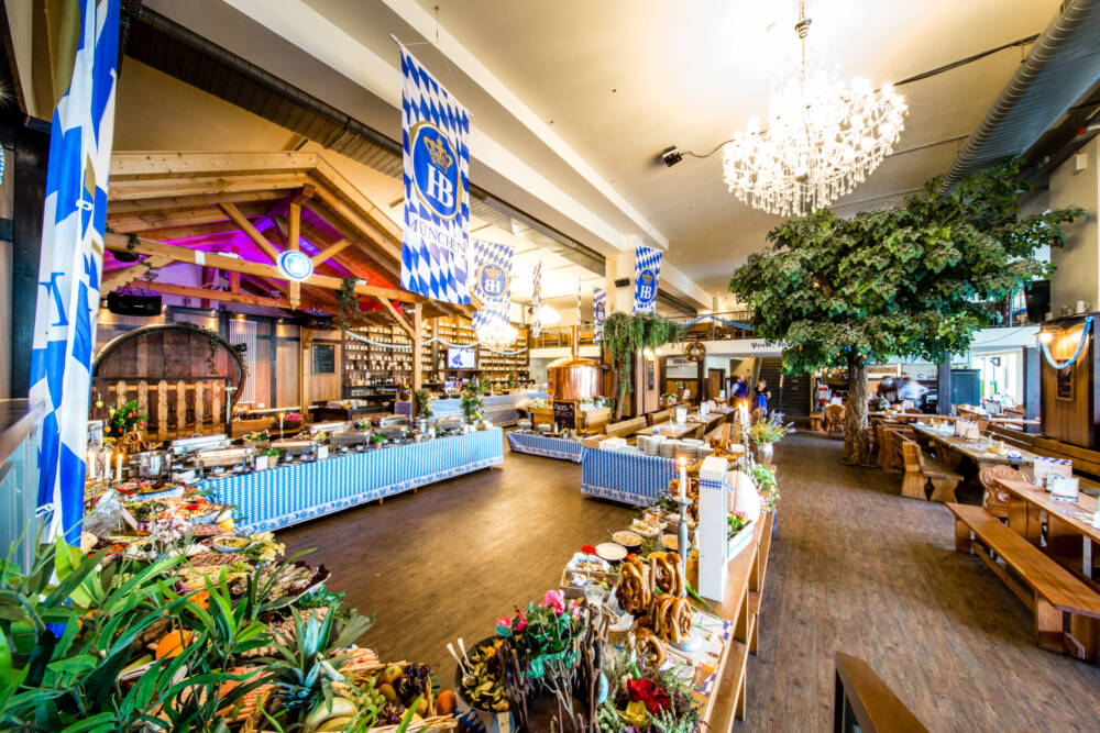 Osterbrunch in Blau-Weiß: Im Hofbräu Wirtshaus geht’s kulinarisch nach Bayern / ©Hofbräu Wirtshaus / Henning Angerer