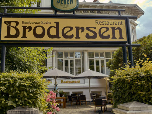 Philip Rebelsky, der neue Koch, begeistert auf ganzer Linie, die Speisekarte hält Köstlichkeiten bereit, die den alten Labskaus vergessen lassen und von neuer, unvergleichlicher Kreativität zeugen / ©Marc Sill