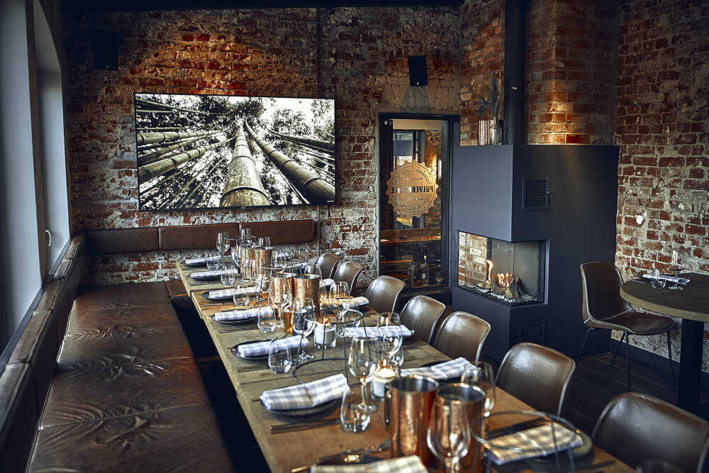 Zwischen Industriecharme und modernen Akzenten kann wunderbar gefeiert werden / ©Pulvermühle