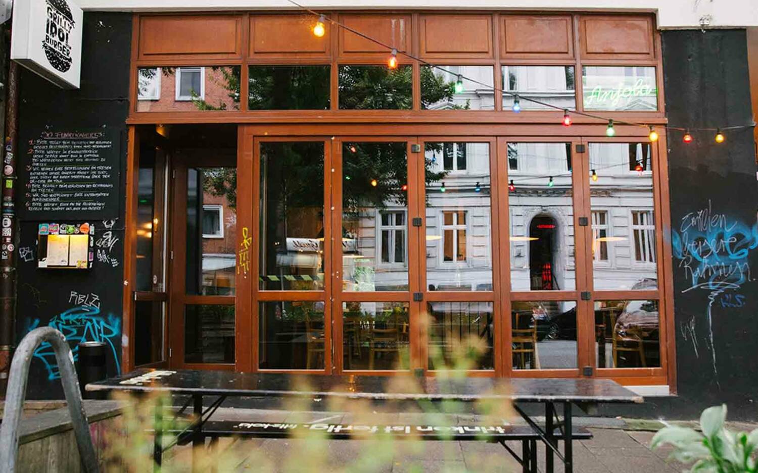 Zwischen Millerntor und Reeperbahn tobt das Leben – und wenn der Hunger kommt, kann man bei Grilly Idol gut einkehren / ©David Strüning