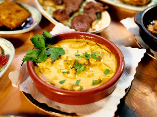 Auch im zweiten Lokal der Madrigal-Betreiber, dem Perla Del Norte in Ottensen, werden mediterrane Tapas serviert / ©Marc Sill