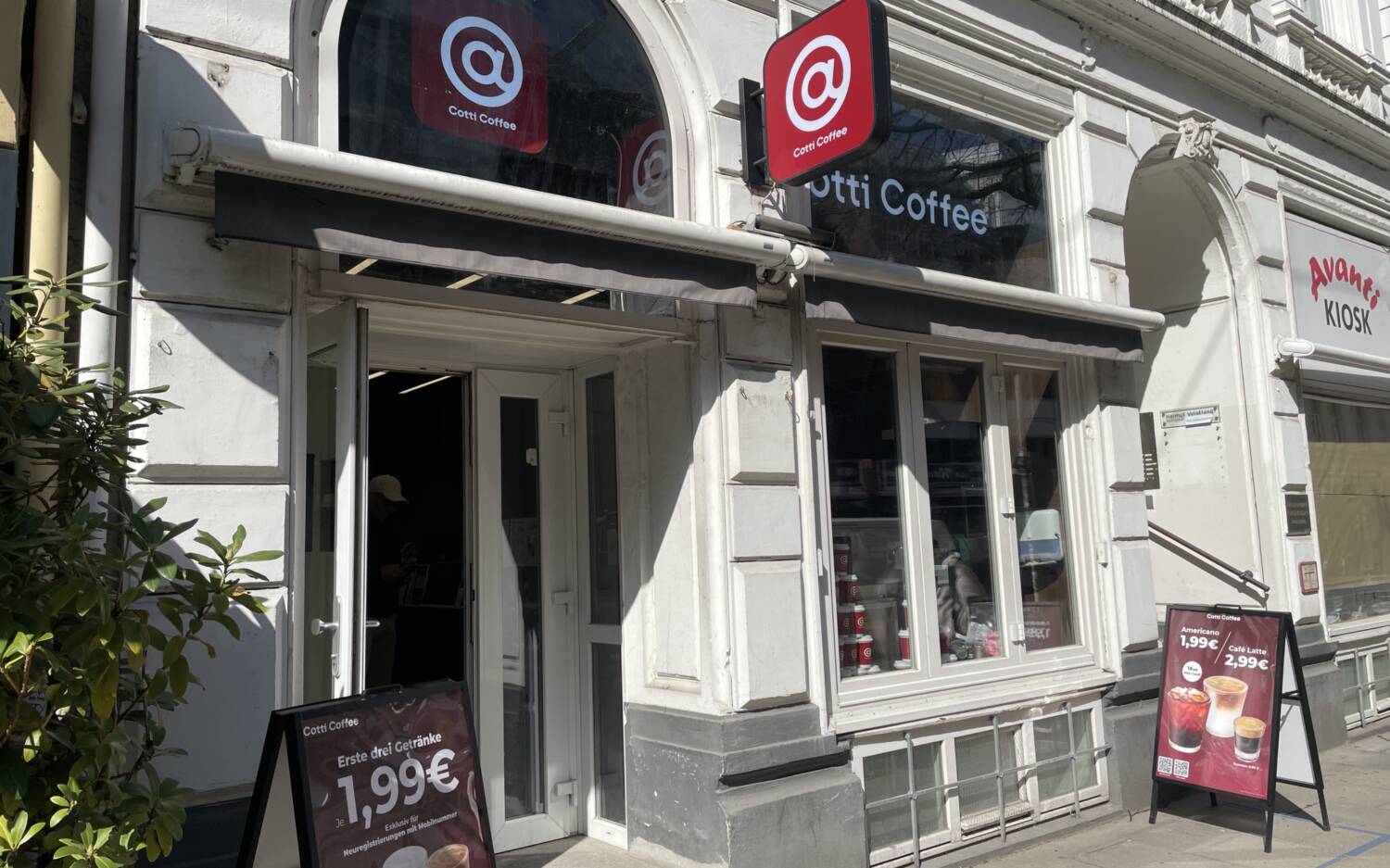 Bereits zwei Filialen der schnell wachsenden Café-Kette Cotti Coffee gibt es in Hamburg. Das Konzept setzt auf Rabattaktionen per App / ©Alina Fedorova