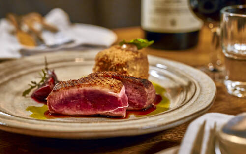 Der neue Schwan an Hamburgs Gastrohimmel: Das Ugly Duckling in der Neustadt ist ganz und gar nicht hässlich / ©Marc Sill