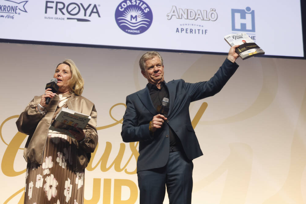 Die Hamburger Gastro-Bibel – Matthias Forkel präsentiert die aktuelle Ausgabe des Genuss-Guides / ©Jan-Rasmus Lippels