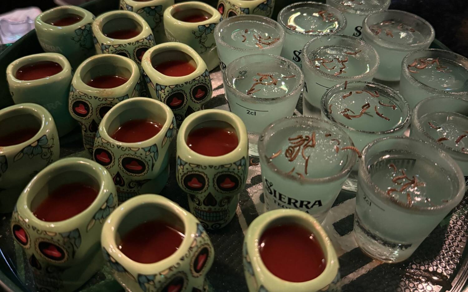 Ekel-Drinks für Dschungel-Prüfungen werden in Olivias Dschungel Bar serviert / ©Christina Herdin