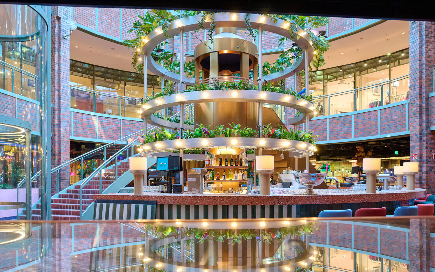 Futuristisches Food-Schlaraffenland: TamTam im Hanseviertel / ©Marc Sill