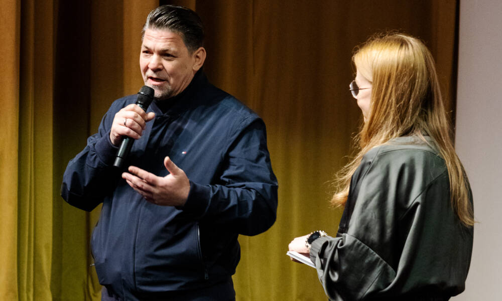 Hat immer viel Spannendes zu erzählen – Starkoch Tim Mälzer im Gespräch mit Kerstin Rapp-Schwan / ©Liza Holiarchuk