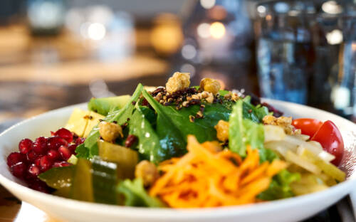 Hier stimmt einfach alles, auch der Salat ist eine wahre „healthy“ Wucht! / ©Marc Sill