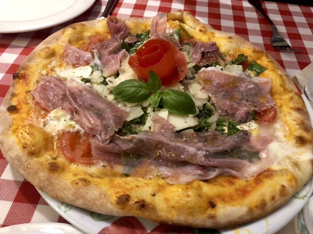 Im Mangia Bene gibt es Pizza mit tollen Belegen / ©Marco Marascia