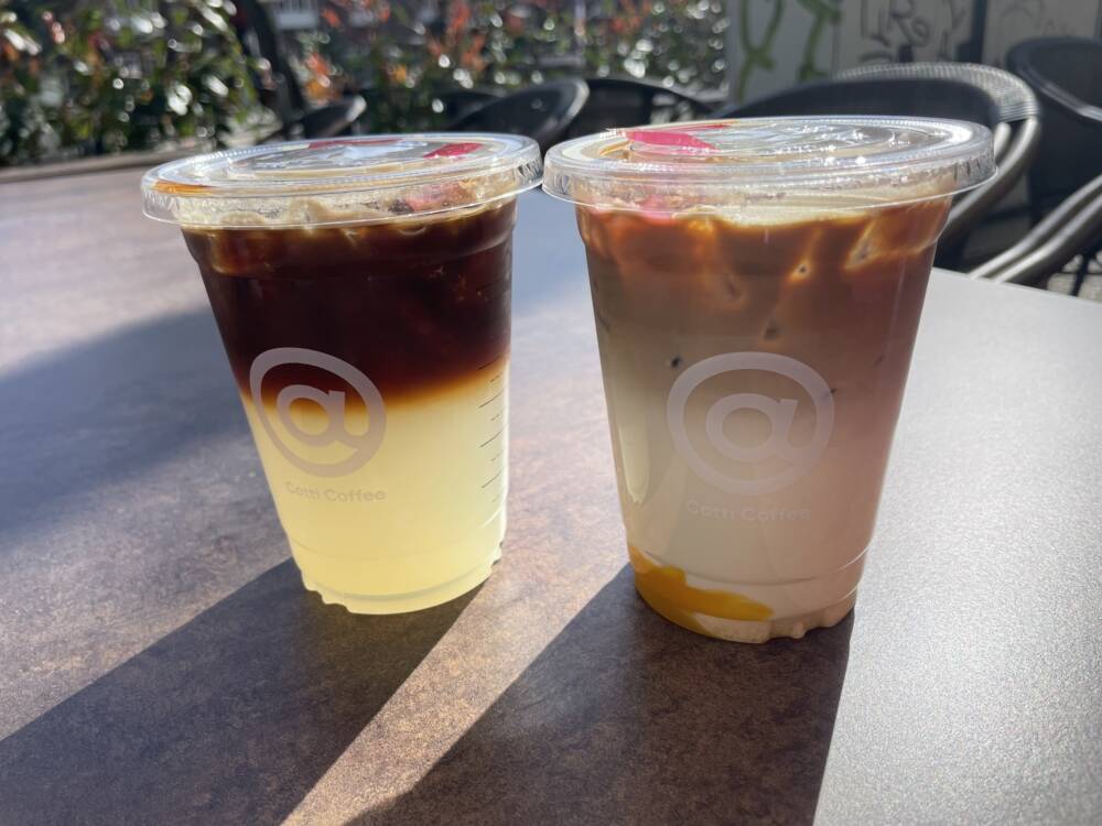 Mit Trendgetränken wie Grapefruit Americano oder Mango Kokos Latte will Cotti Coffee den deutschen Markt erobern / ©Alina Fedorova