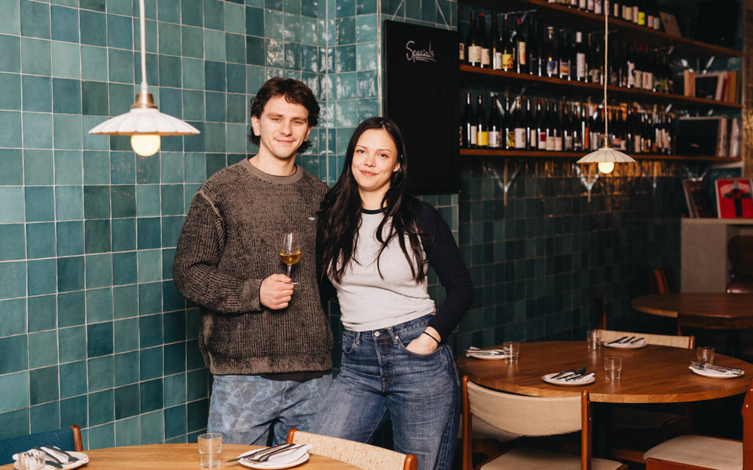 Mit dem Ugly Duckling haben sich Clément Noel und Lenja Bahlburg ihren Traum vom eigenen Bistro erfüllt / ©Julia Schumacher