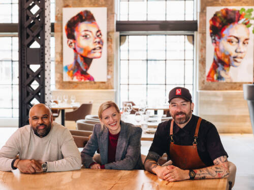 Rajeef Jayaratnam, Lina Koch und Eric Kröber bringen den Cool-Dining-Tempel Chefs Warehouse aus Kapstadt in die Speicherstadt / ©Julia Schumacher