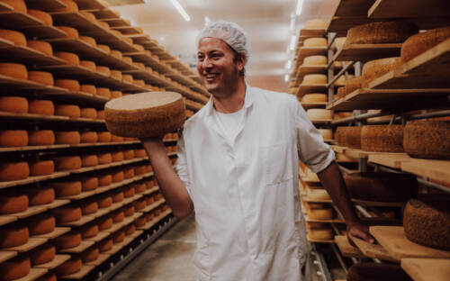 Thilo Metzger-Petersen ist Profi, was Bio-Rohmilchkäse betrifft / ©Björn Weinbrandt