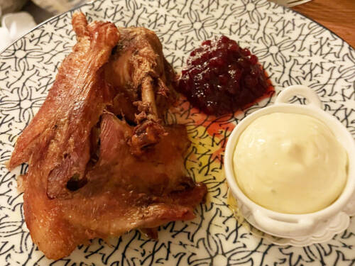 Unsere Testerin sagt: Die Ente ist in jederlei Hinsicht top – was Geschmack und Knusprigkeitsfaktor angeht / ©Genuss-Guide 