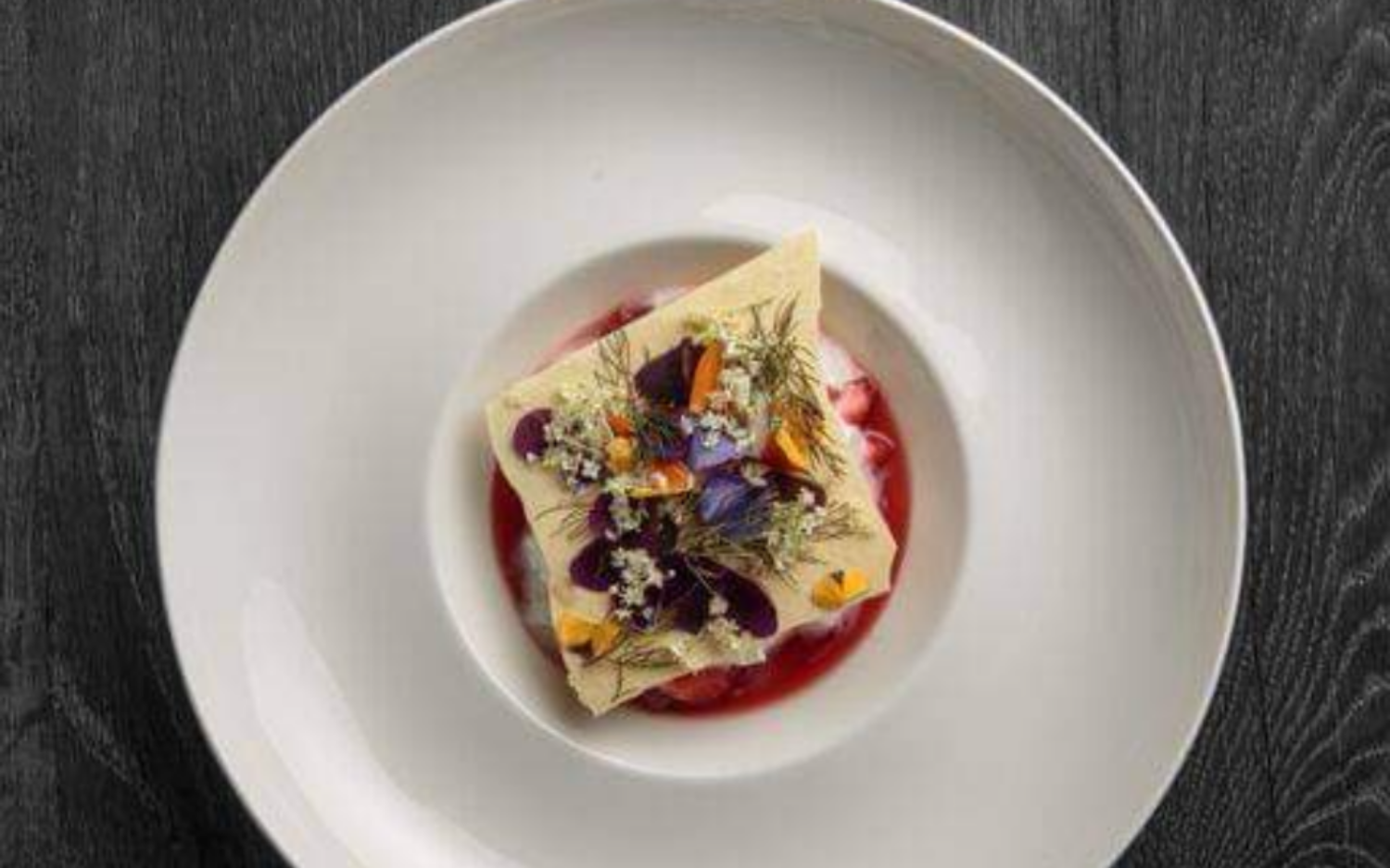 Vegetarische Küche, fast zu schön, um sie zu essen: Marc Müller zeigt in Stellingen sein Talent / ©Pastorale