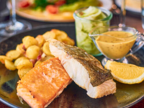 Zweierlei Fisch mit Bratkartoffeln – we’re in fish heaven / ©Marc Sill