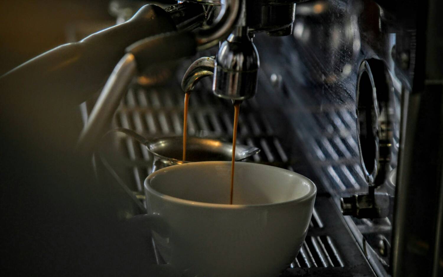 Das neue gelbe Café: Sonnenseite in Eimsbüttel! / ©Unsplash/GC Libraries Creative Tech Lab