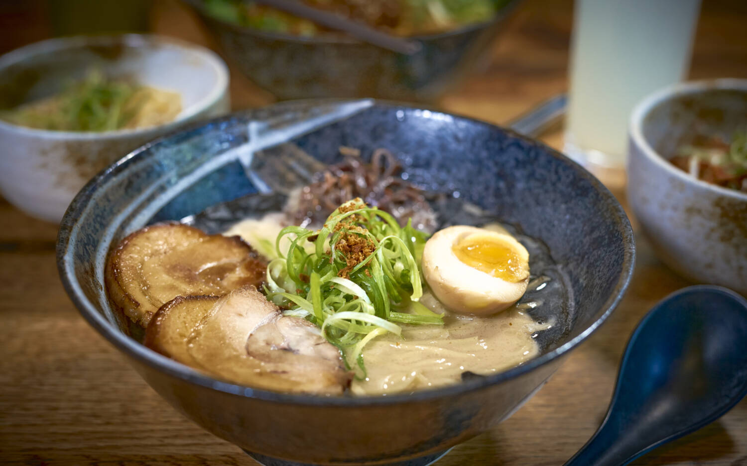 Das hippe Momo Ramen hat den Hype um die japanische Nudelsuppe (zumindest in Hamburg) maßgeblich befeuert  / ©Marc Sill